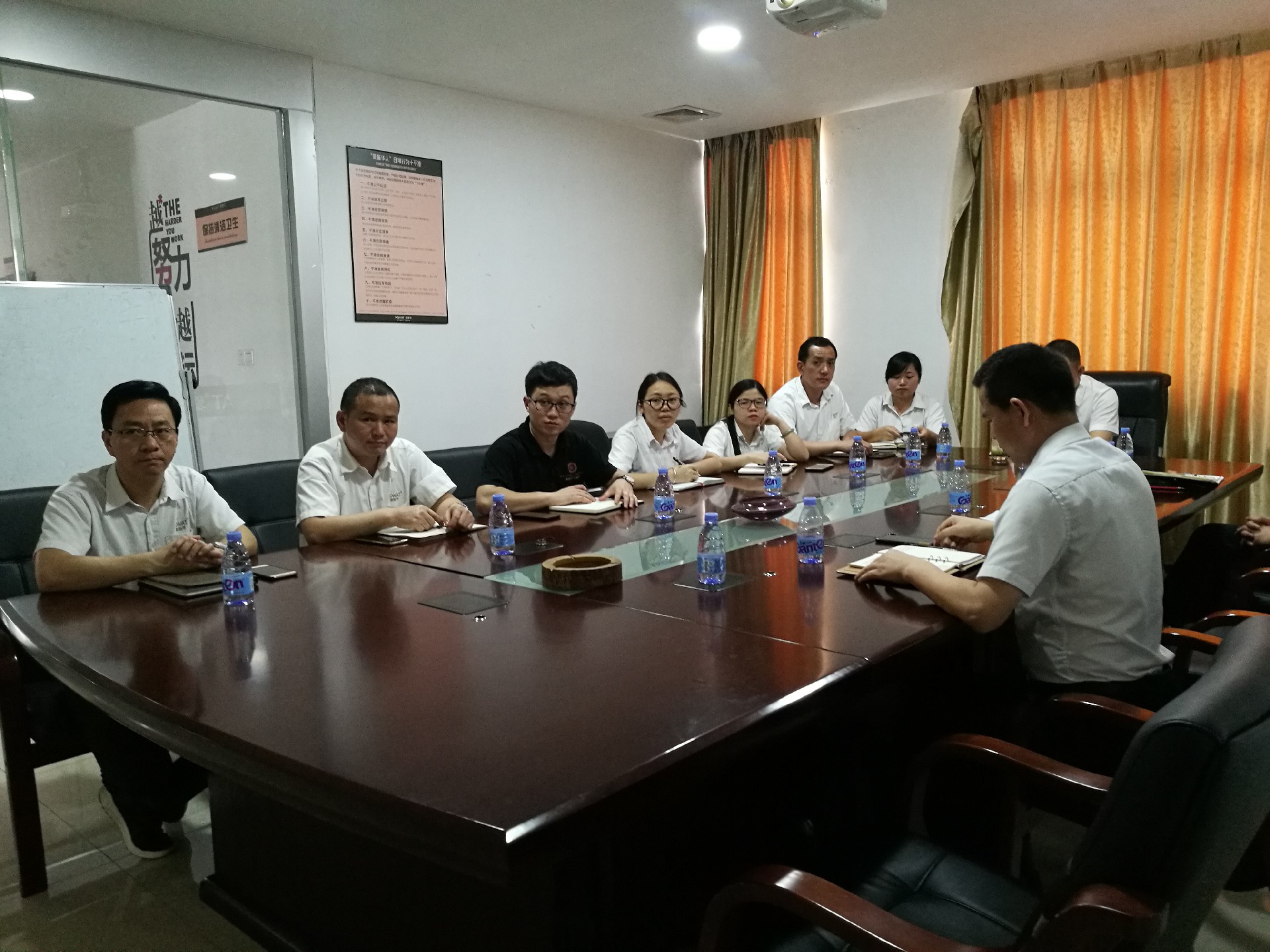 并肩同行，重新起航——热烈祝贺爱施华进驻见面会圆满成功！